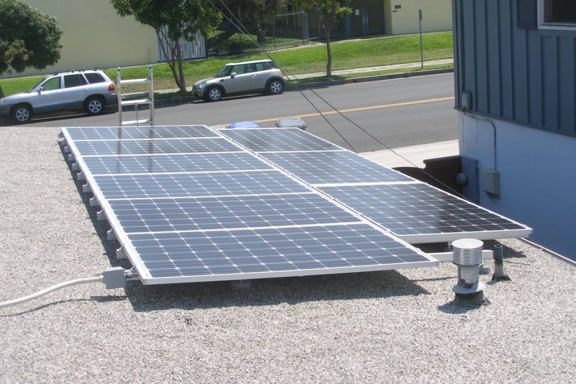 Solar panels in Van nuys